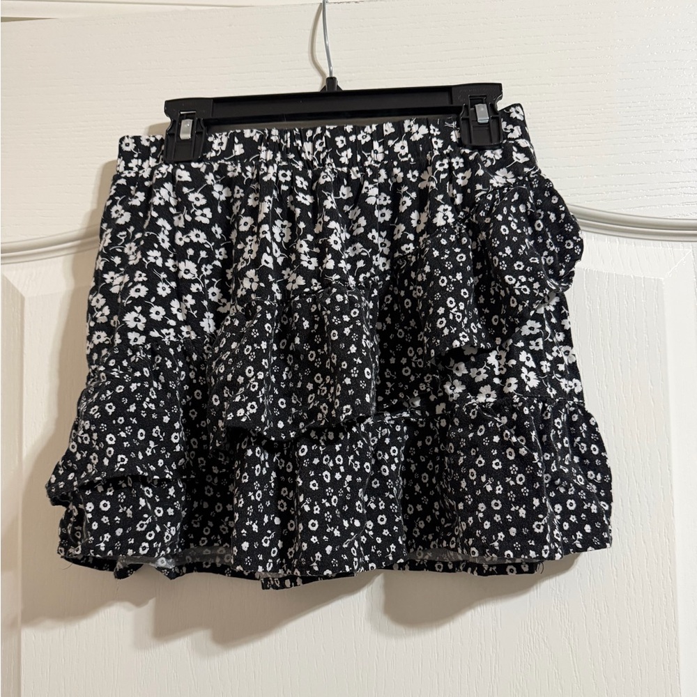 Art Class Black and White Floral Skirt